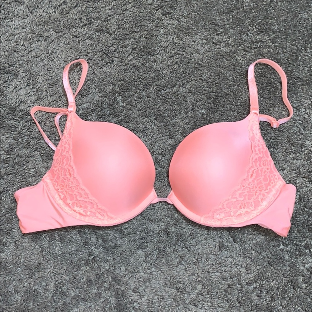 VS Victoria’s Secret Push-Up T-Shirt Bra with Lace Detail Peach/Light Orange 32C